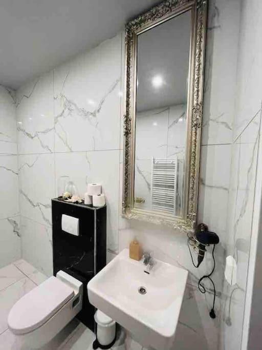 Apartment Xuba Apartmentrooms I Messe Prater I Kuechenzeile Wien
